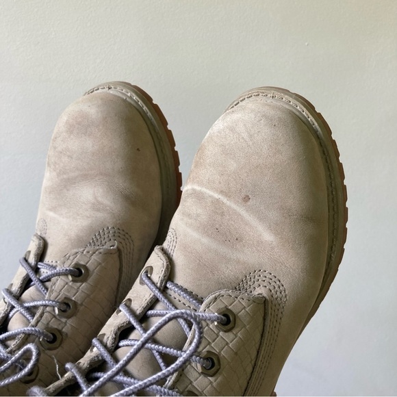 Timberland | Women’s Premium 6” Classic Waterproof Leather Work Boot - Picture 4 of 9